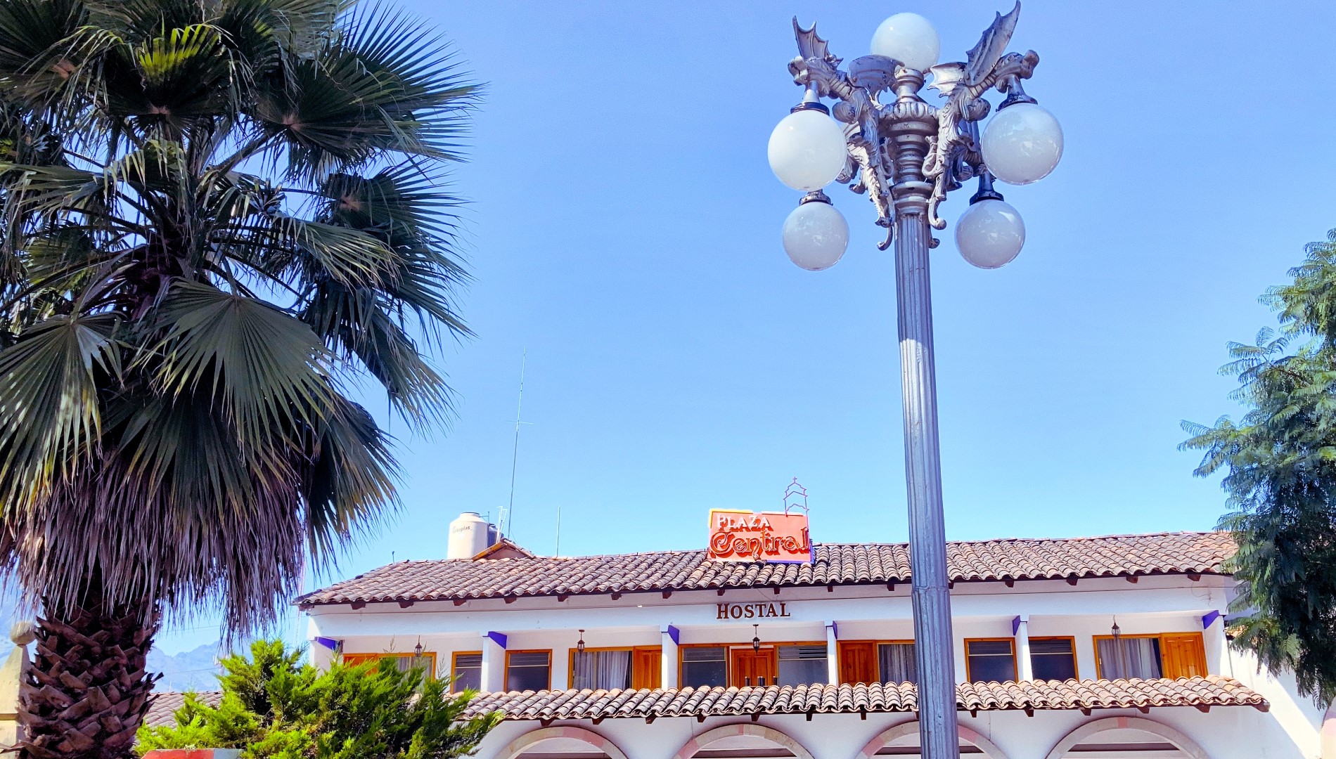 Hostal Plaza Central Slider 1